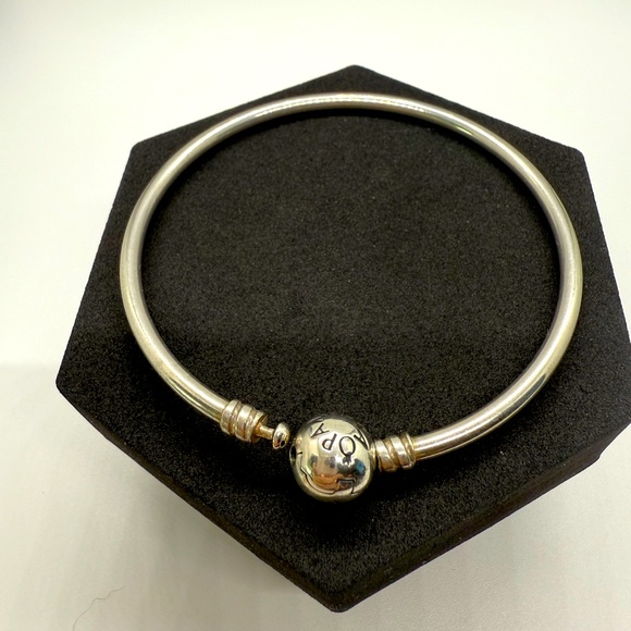 Pandora Sterling Silver Bangle Bracelet with Round Clasp + Pouch (#590713) - Picture 1 of 9